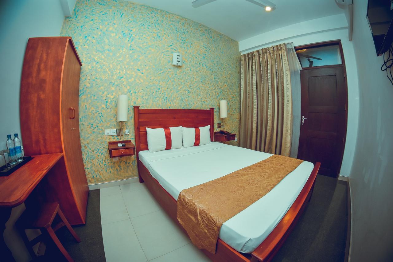 Zendara Hotel Negombo Exterior photo